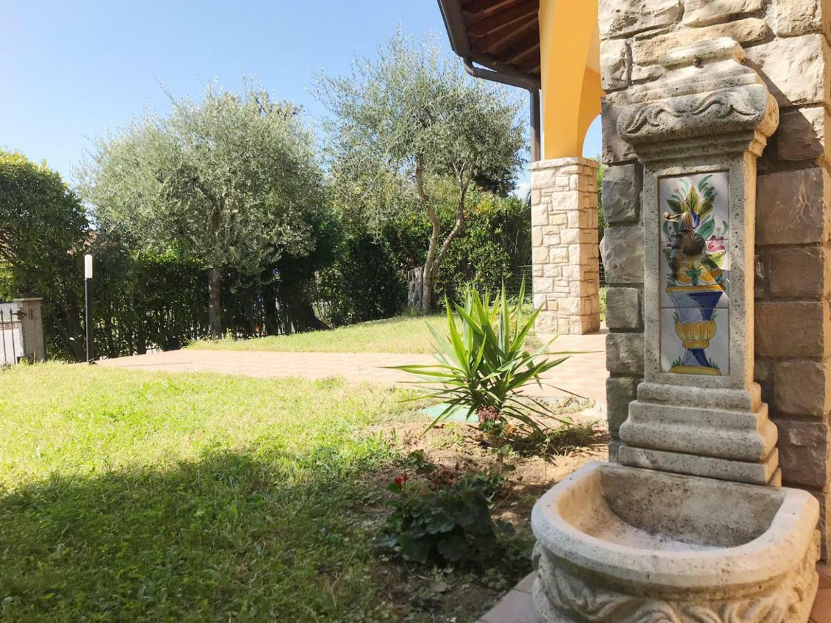Villa The Sweet Rose With Pool Manerba del Garda Eksteriør billede